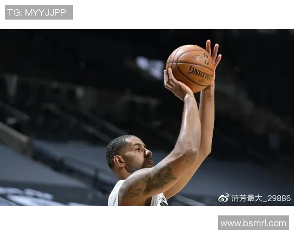 马刺中锋阿德:与中国男篮比赛增进友谊,我们吸取教训 马刺中锋阿德:与中国男篮比赛增进友谊,我们吸取教训