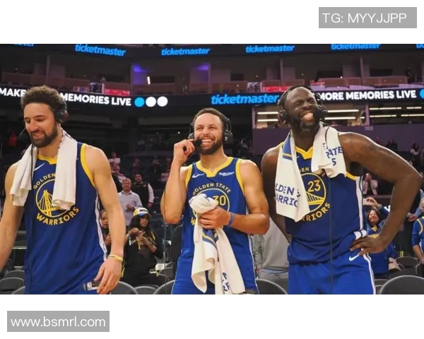 勇士队近期表现回暖,球队士气全面提升,季后赛前景看好 勇士队近期表现回暖,球队士气全面提升,季后赛前景看好