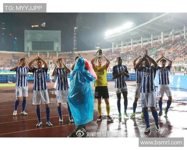 广州恒大与上海上演巅峰对决球迷期待精彩赛事再创经典瞬间 广州恒大与上海上演巅峰对决球迷期待精彩赛事再创经典瞬间