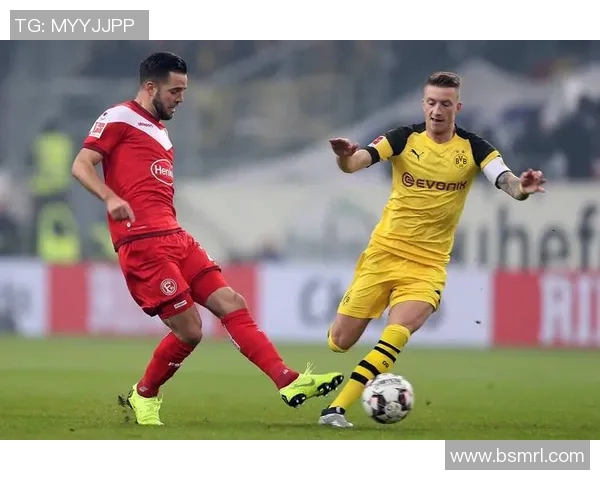 汉堡对阵杜塞多夫比赛前瞻与胜负预测分析及关键因素探讨 汉堡对阵杜塞多夫比赛前瞻与胜负预测分析及关键因素探讨