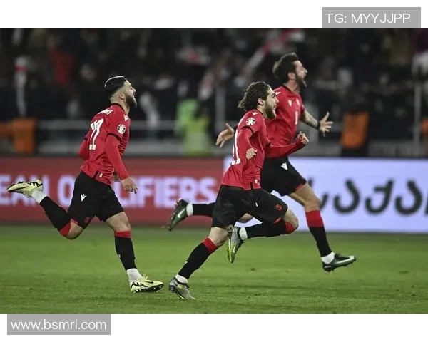 莱万领衔球队新征程挑战赛季巅峰目标全力以赴展现足球魅力