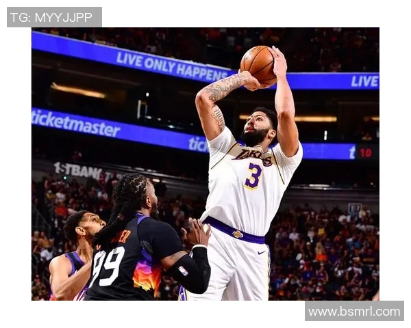 太阳与天空的对决在8月11日绽放光芒的奇妙时刻 太阳与天空的对决在8月11日绽放光芒的奇妙时刻